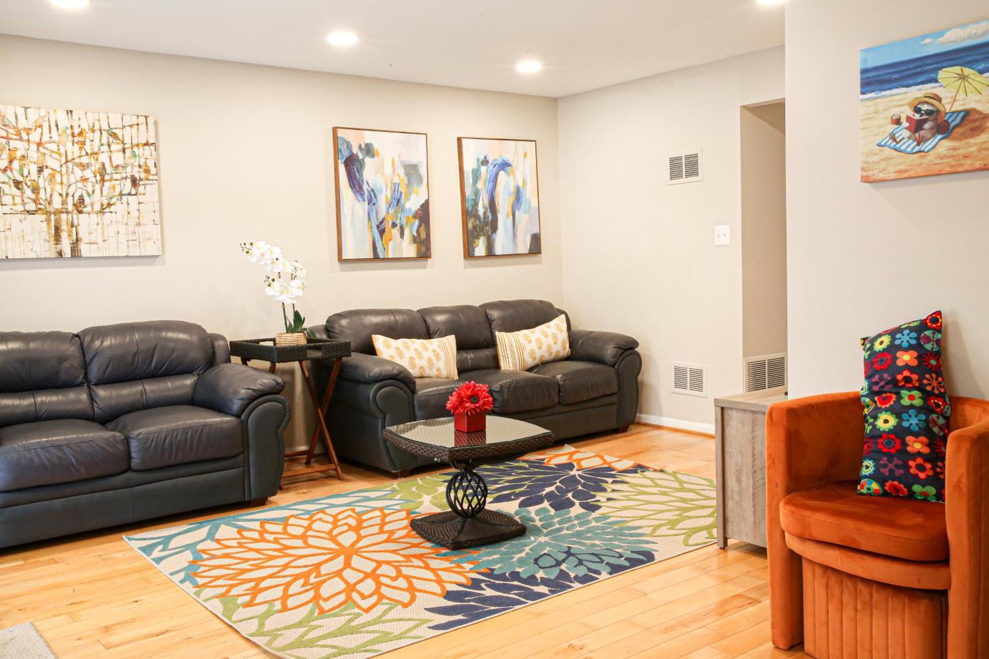 Charming 3bd House, 11 Miles To Dc, Front View Casa de Férias Alexandria